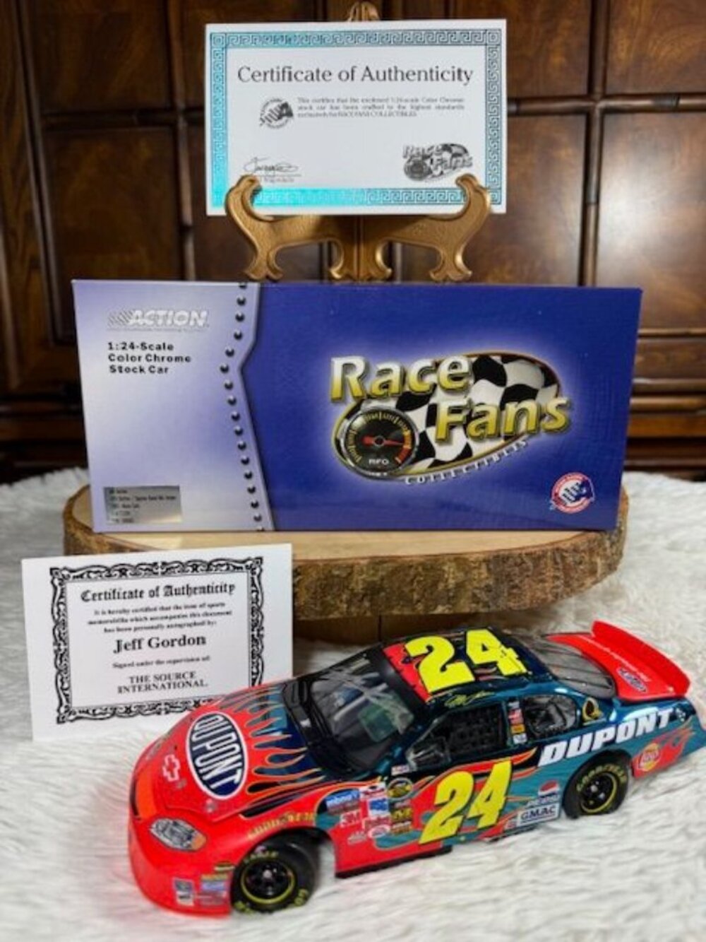 Autographed Jeff Gordon Daytona Raced Win Version 2005 Monte Carlo Chrome 1:24